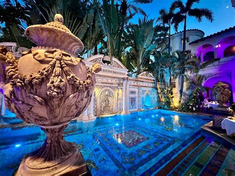 versace mansion tours